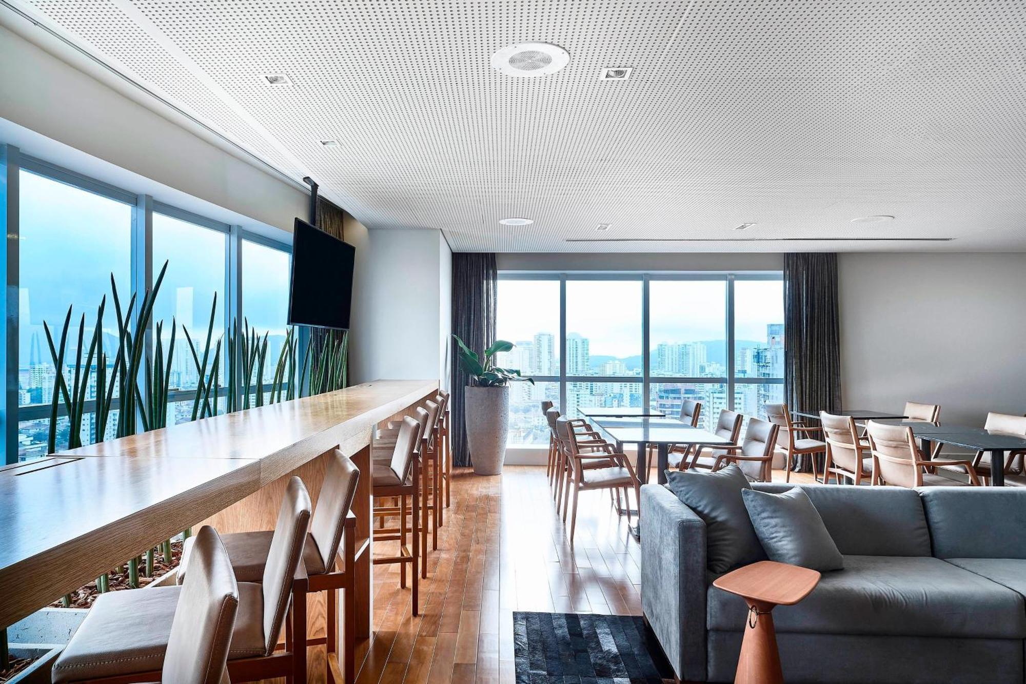 Sheraton Santos Hotel Kültér fotó The lounge at the airport