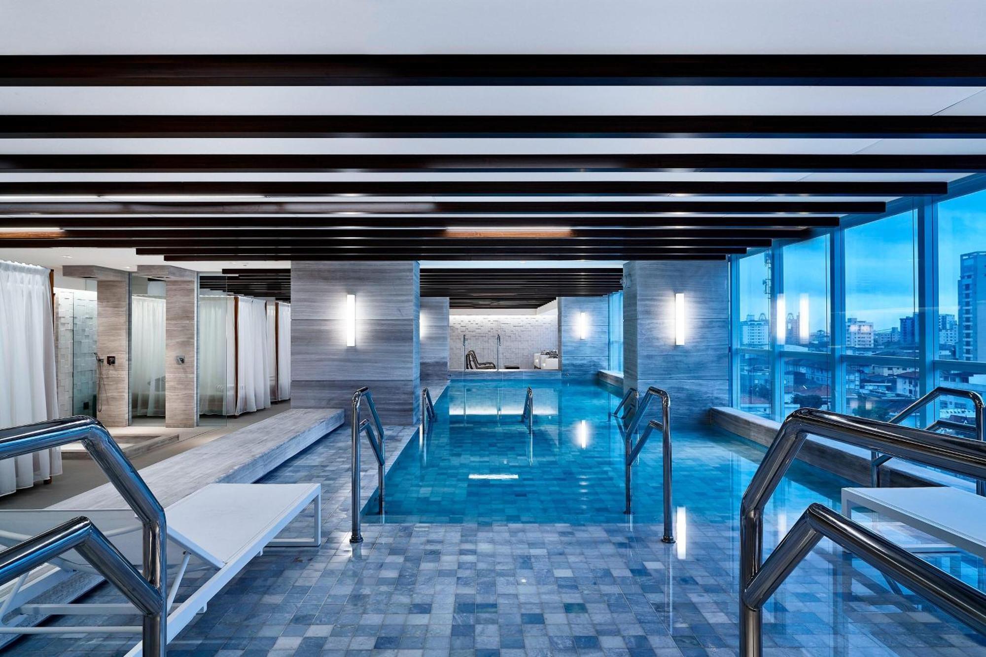 Sheraton Santos Hotel Kültér fotó The pool at the Ritz-Carlton, Osaka